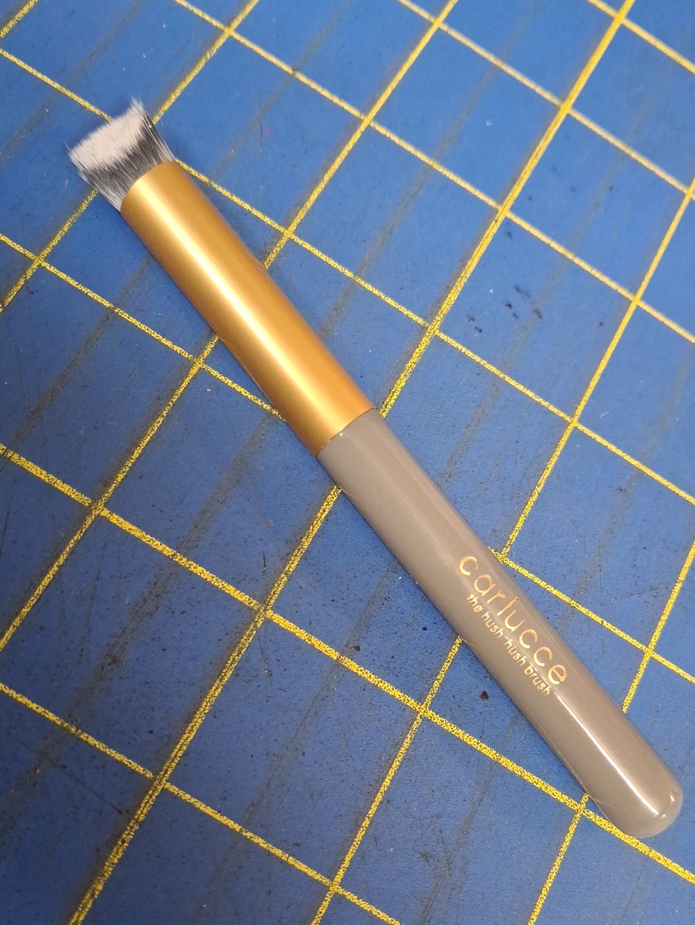 Carlucce Gold & Gray The Hush Hush Brush Angled Makeup 5" Brush New